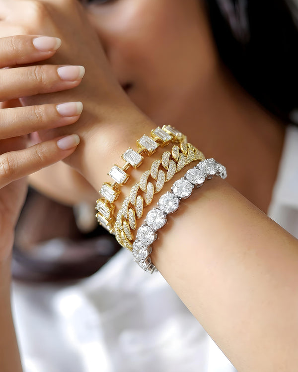 Bracelets Hover